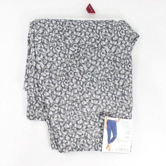 Time and Tru Pants - Time and Tru Womens Gray Cheetah Print Fitted Stretch Capri Jeggings Size S NWT